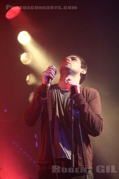 THE TWILIGHT SAD - 2007-12-17 - PARIS - Nouveau Casino - James Alexander Graham